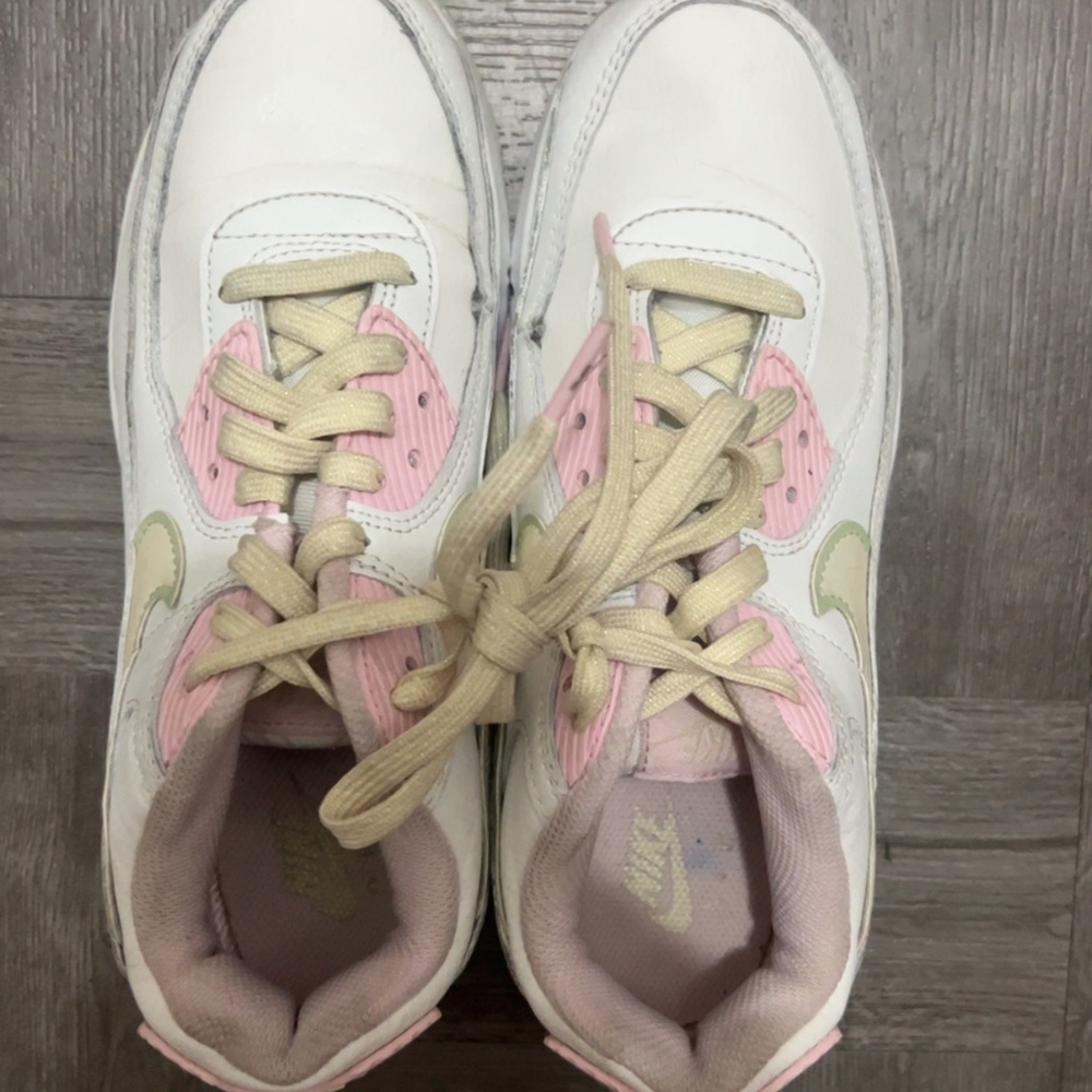 Nike Air Max 90 SE Low White Pink Foam Honeydew Size 5.5